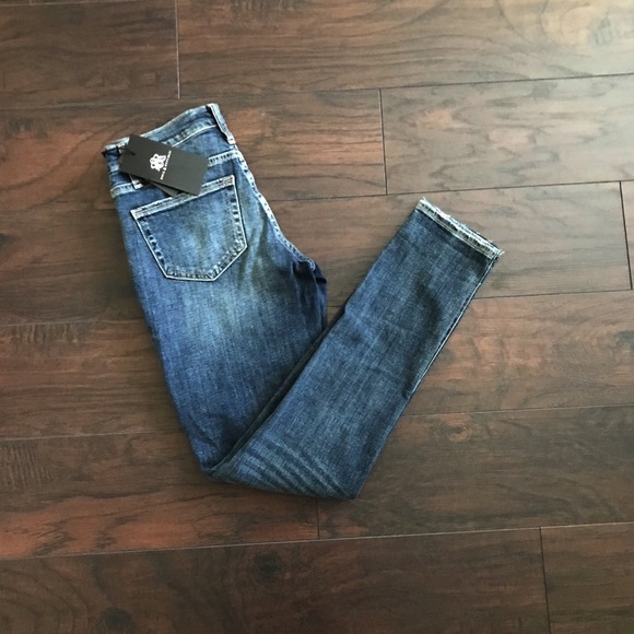 ROCK & REPUBLIC Midrise Berlin skinny jeans 2M - Picture 2 of 8